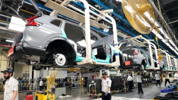 Фото до матеріалу: Geely придбав частину заводу Ford у Валенсії для випуску електромобілів