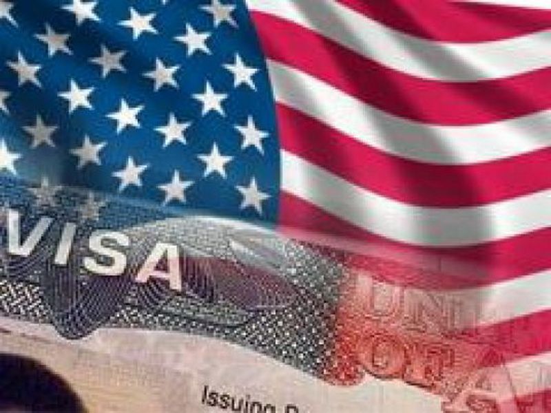 Фото до матеріалу: В РФ пожалілися на “примусову” видачу паспортів США дітям дипломатів