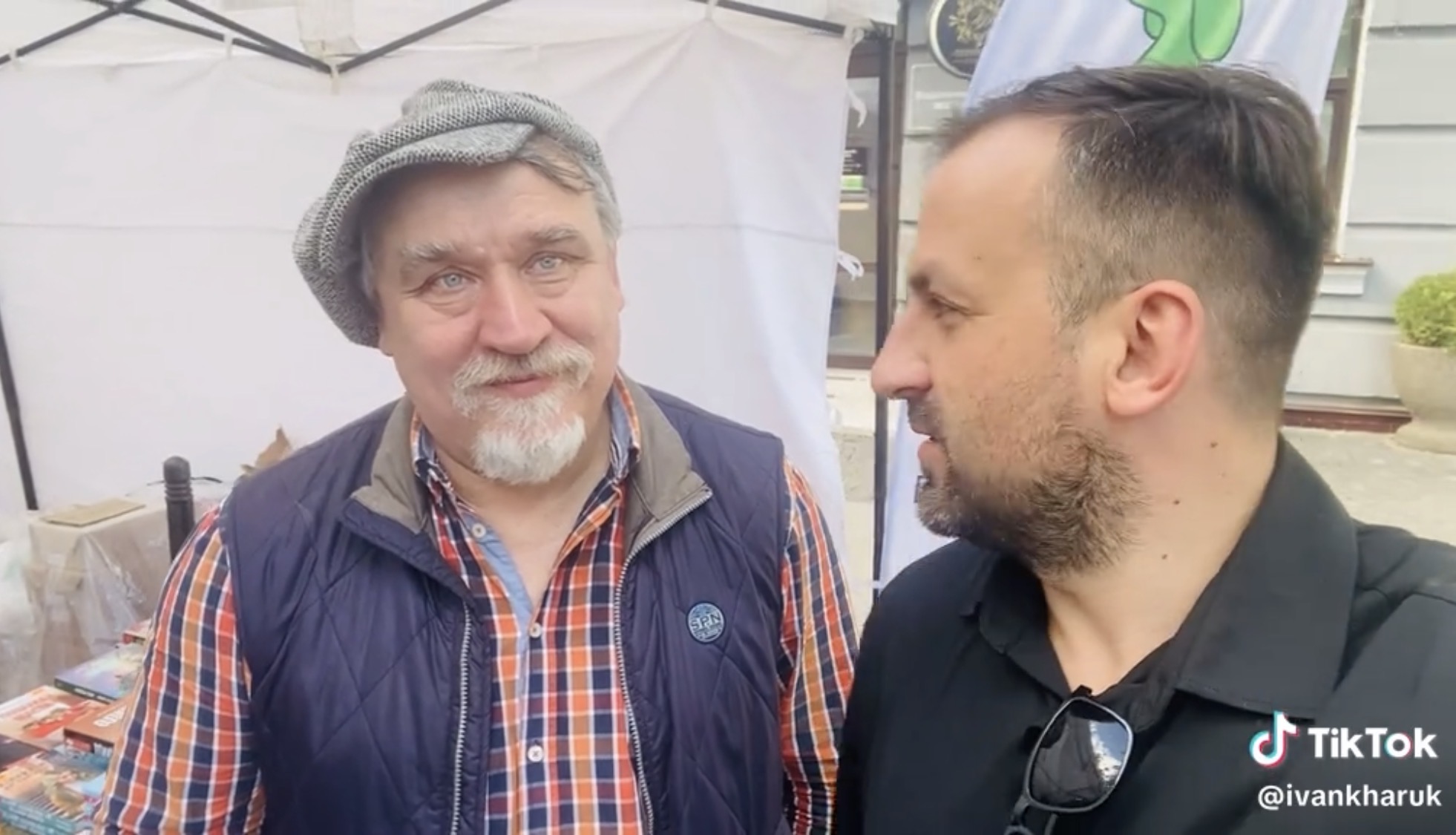 Фото до матеріалу: Віталій Капранов у Івано-Франківську представив «Велику книгу з історії України» – Versii.if.ua