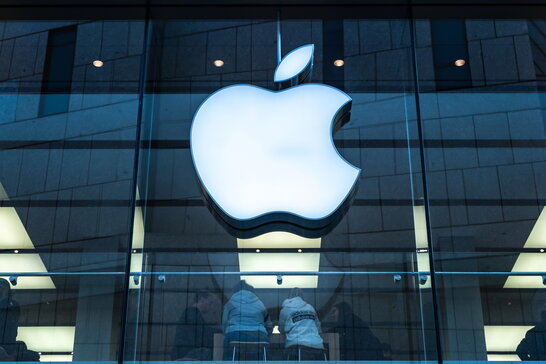 Фото до матеріалу: iPhone 18: нові батареї та камера 200 Мп змінюють правила гри