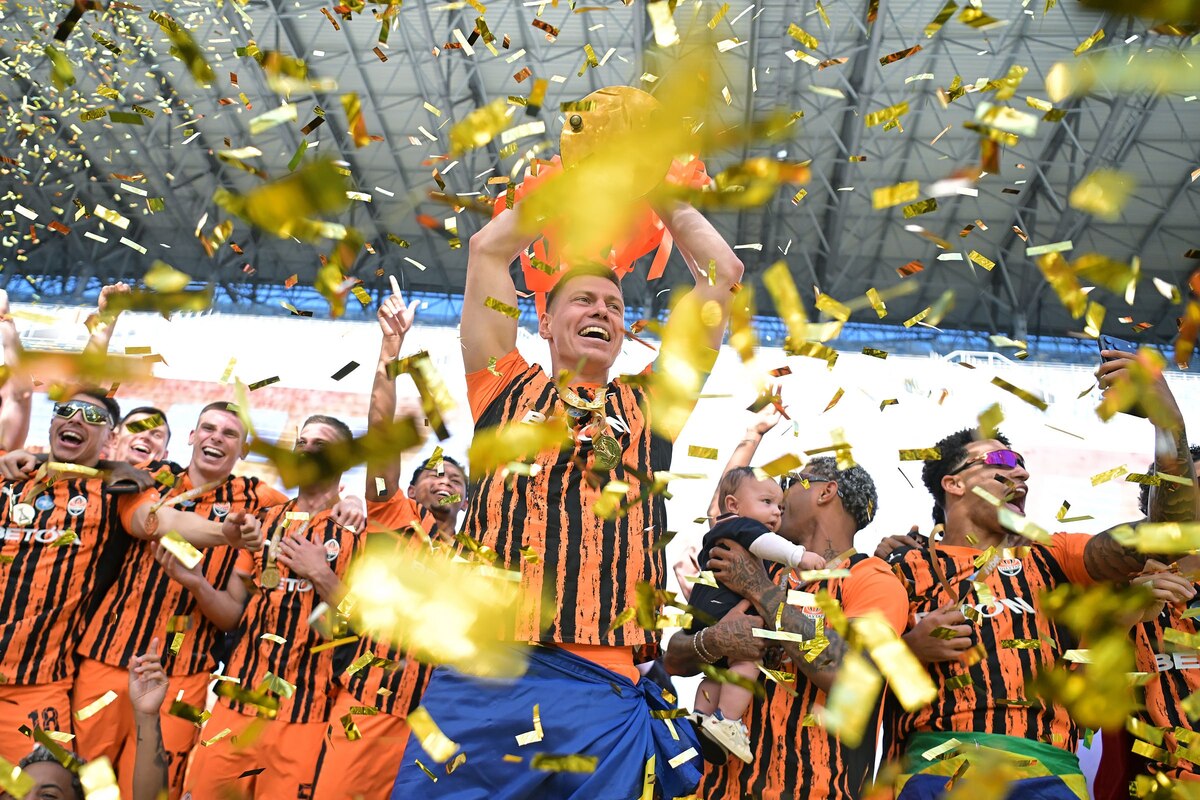 Фото до матеріалу: Шахтар обійшов Динамо за кількістю трофеїв в незалежній Україні