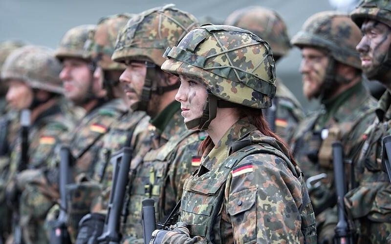 Фото до матеріалу: Німеччина масово розсилає анкети для служби в Бундесвері: що це означає для реформи армії
