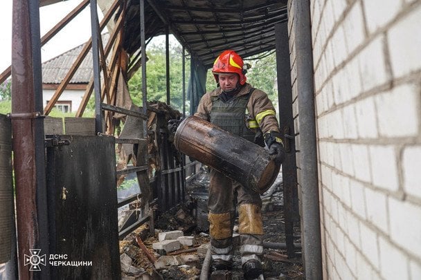 Фото до матеріалу: Масована атака шахедами: під ударом захід України, на Рівненщині 3 загиблих