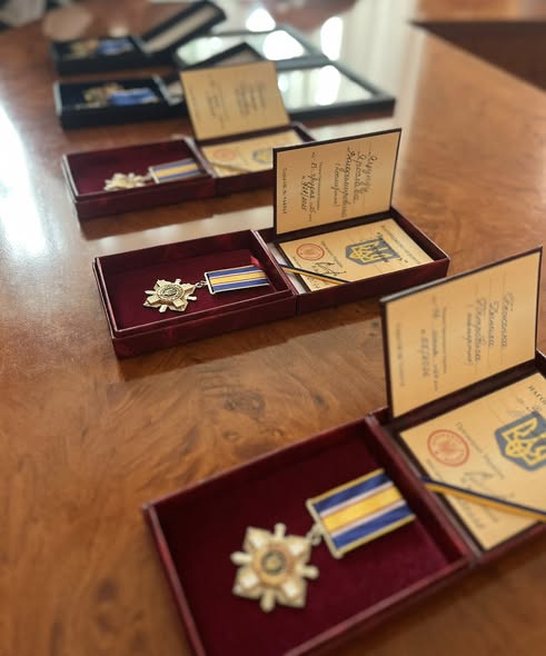 Фото до матеріалу: У Стрию вшанували пам'ять загиблих героїв: родинам вручили ордени «За мужність»