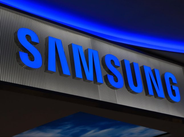 Фото до матеріалу: Дуа Ліпа подала позов до Samsung на $15 млн за використання фото без дозволу