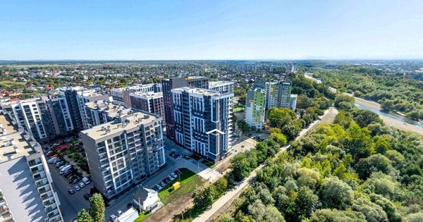 Фото до матеріалу: У Івано-Франківську в ЖК «Паркова алея» мігранти працюватимуть на будівельних роботах