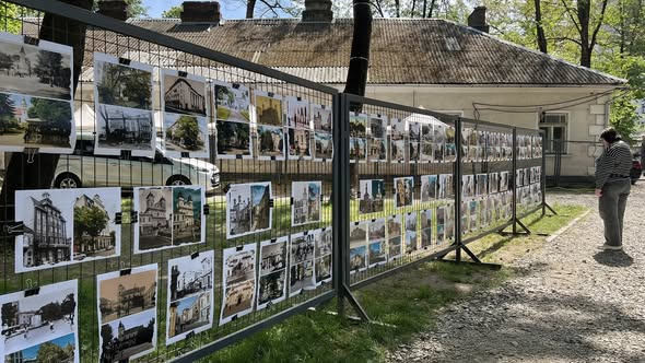 Фото до матеріалу: У Палаці Потоцьких відкрили фотовиставку про історію Івано-Франківська