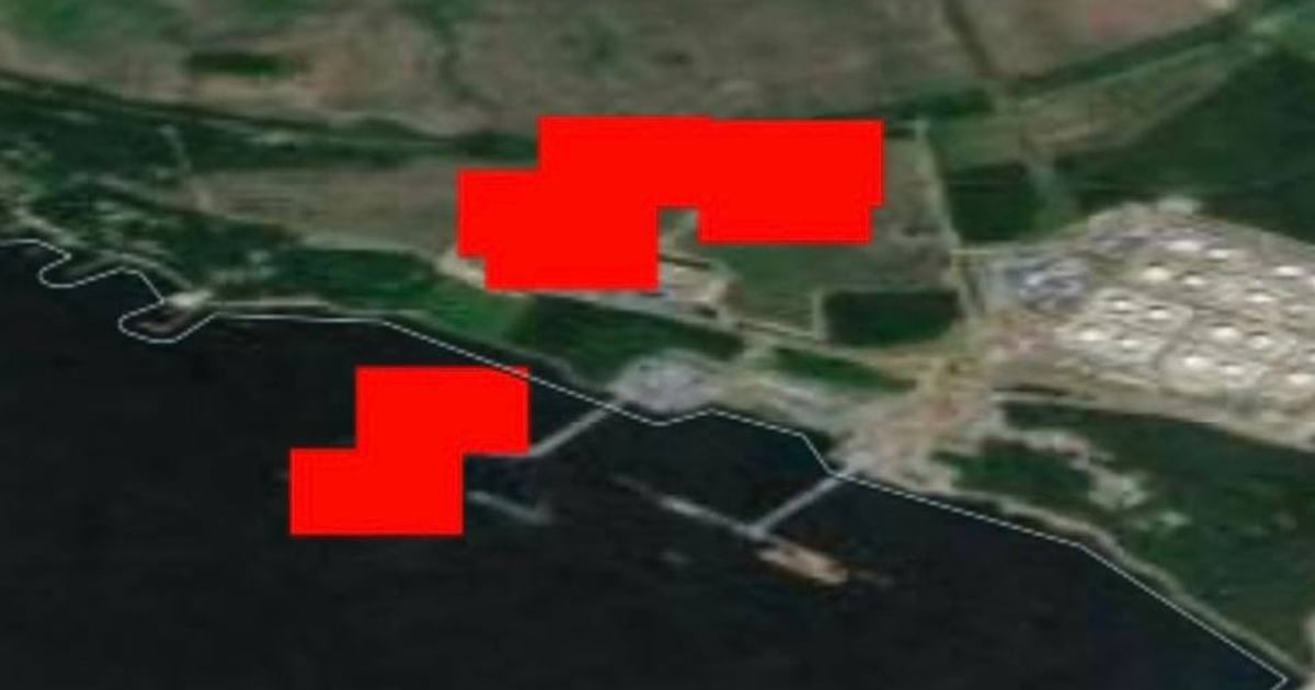 Фото до матеріалу: Українські безпілотники уразили ракетний корабель «Каракурт» у порту Приморськ
