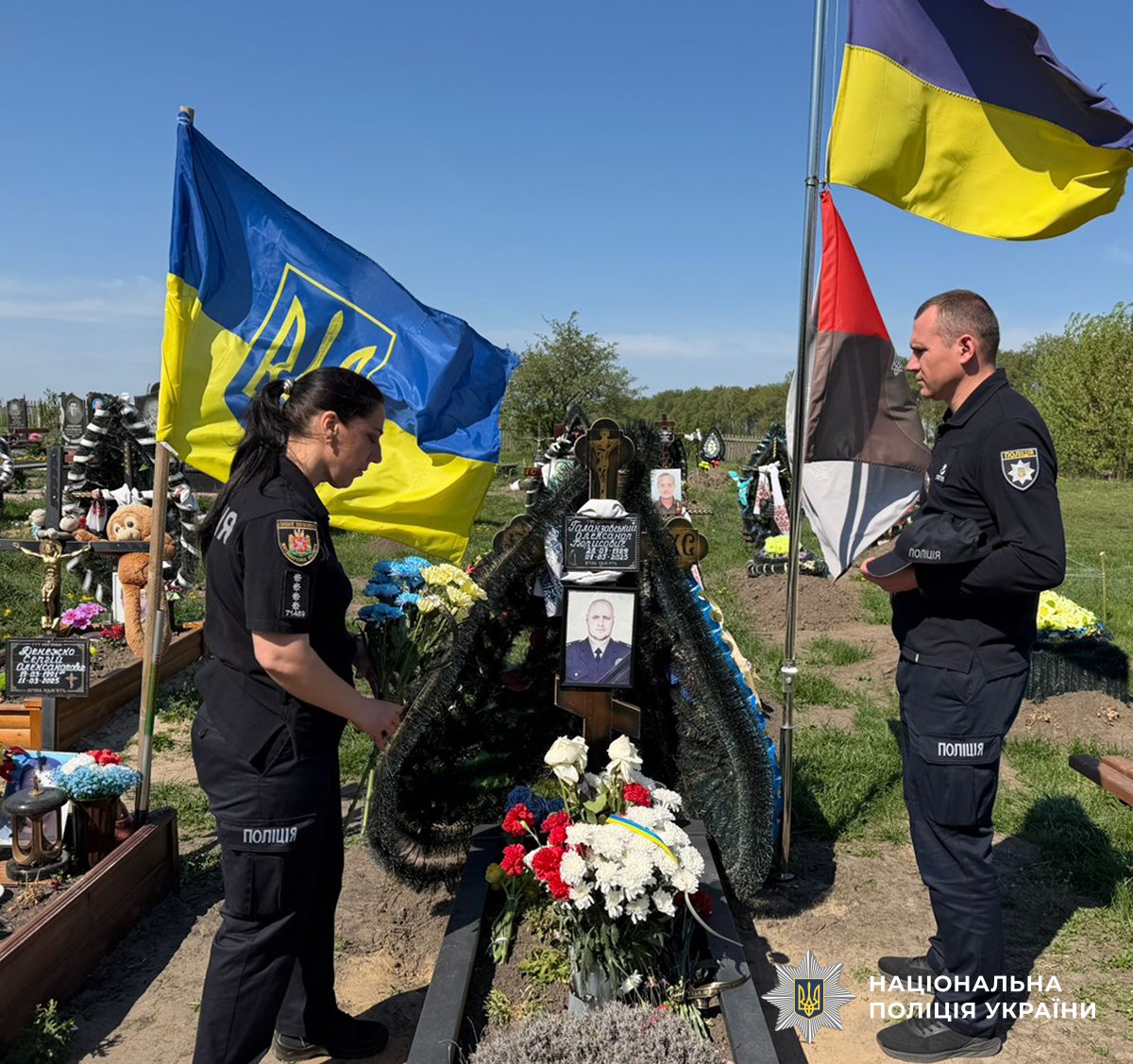 Фото до матеріалу: Річниця загибелі Героя: у Чуднові вшанували пам’ять лейтенанта поліції Олександра Галанзовського. ФОТО