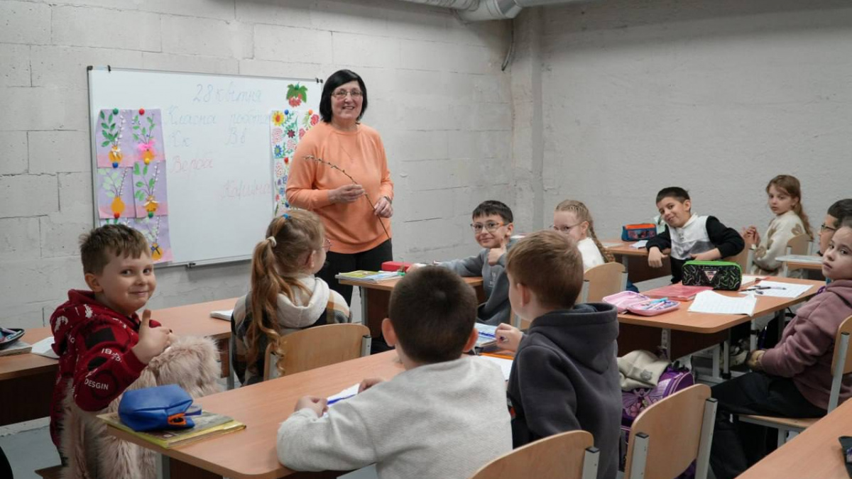 Фото до матеріалу: 450 учнів одночасно: у Кривому Розі модернізували ще одне шкільне укриття