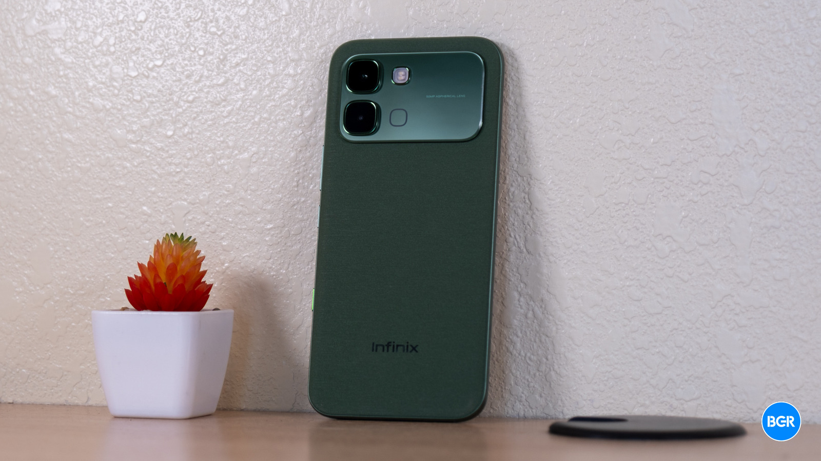 Фото до матеріалу: Infinix Note Edge: бюджетний смартфон з тонким корпусом та потужною батареєю