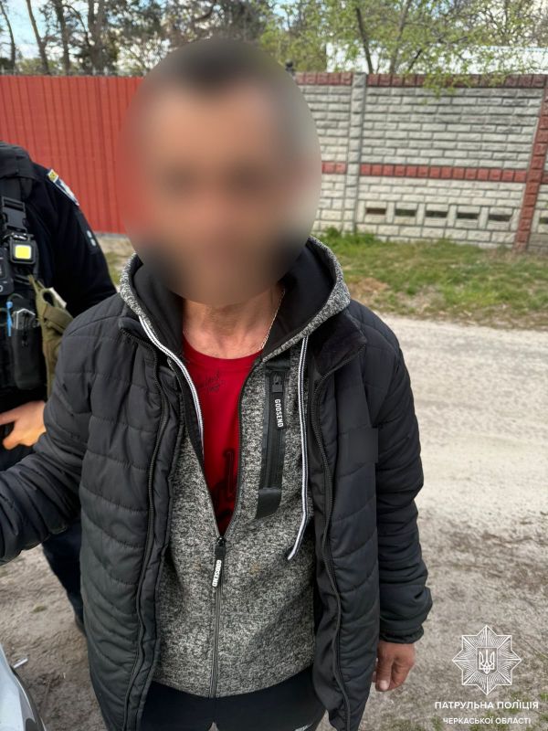 Фото до матеріалу: Нервував і уникав зустрічі: патрульні знайшли у перехожого пакетик із рожевою речовиною — ПРОЧЕРК.інфо
