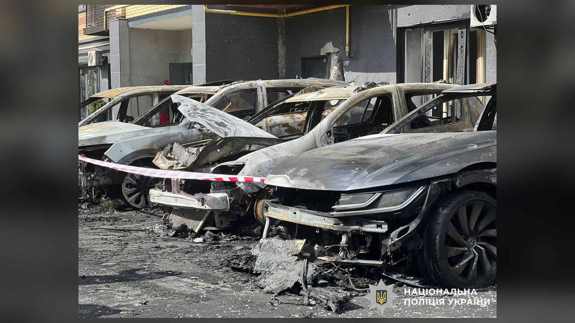 Фото до матеріалу: Атака на Київщину: 15 будинків знищено, постраждала 3-річна дитина