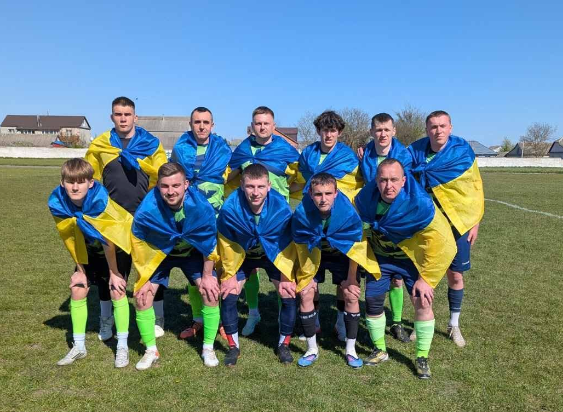 Фото до матеріалу: ФК «Ураган» із Жадківки вийшов до півфіналу Кубку Весни після перемоги у серії пенальті