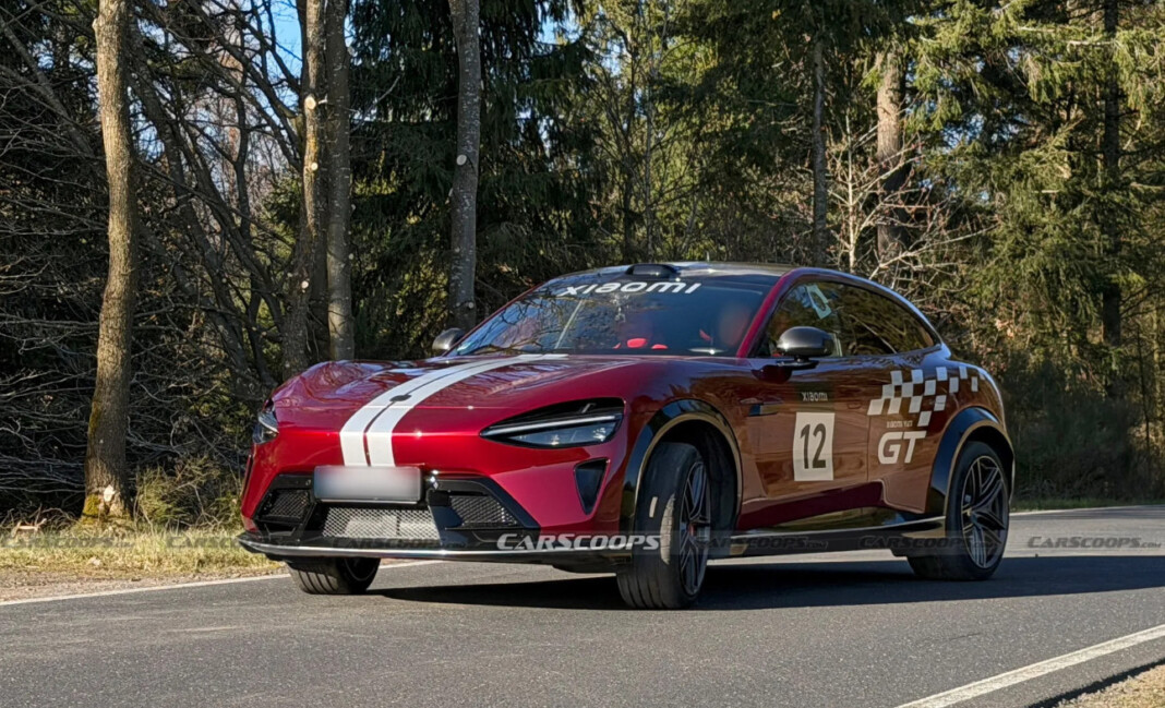 Фото до матеріалу: Xiaomi випустила електромобіль YU7 GT, який швидший за Porsche і коштує дешевше