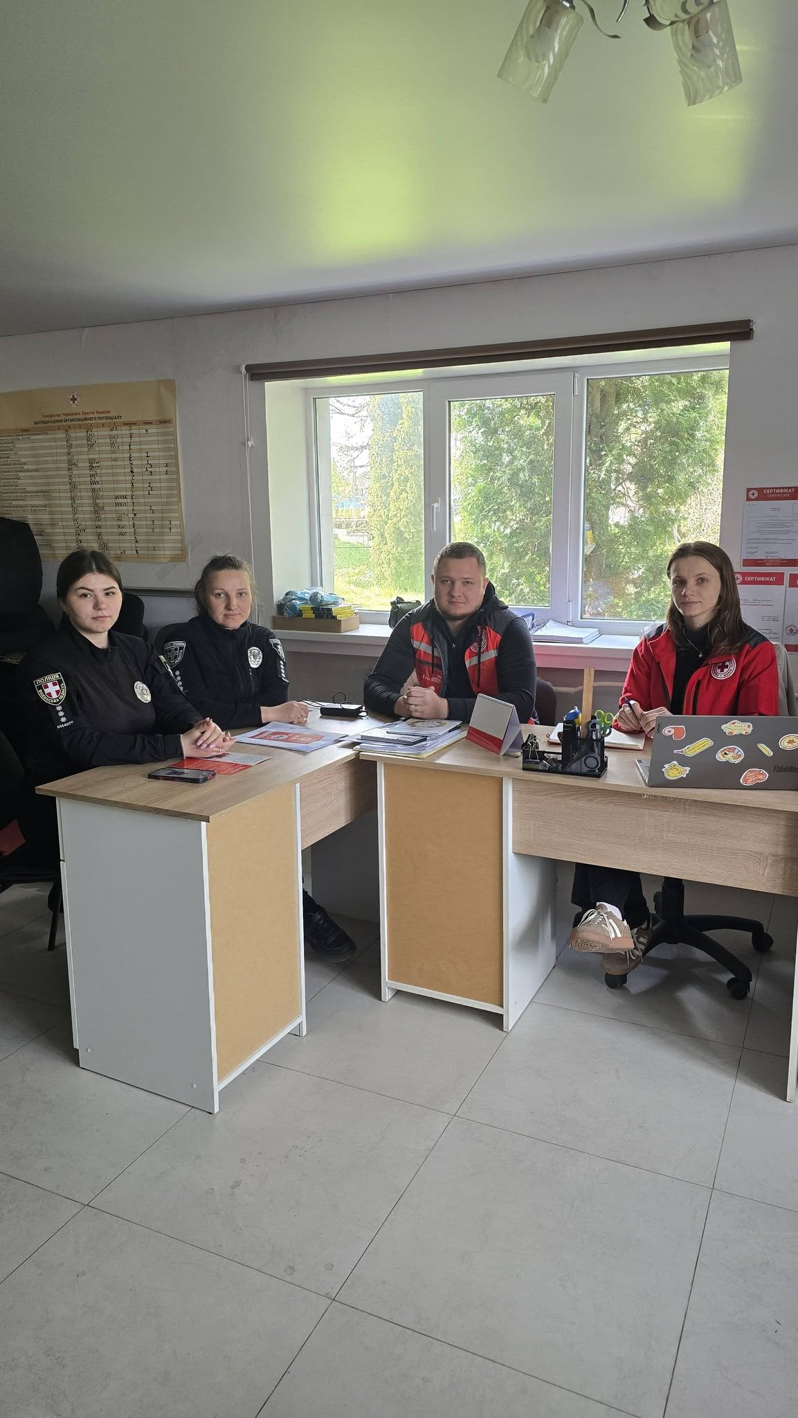 Фото до матеріалу: Поліція та Червоний Хрест узгодили спільні навчання для допомоги постраждалим