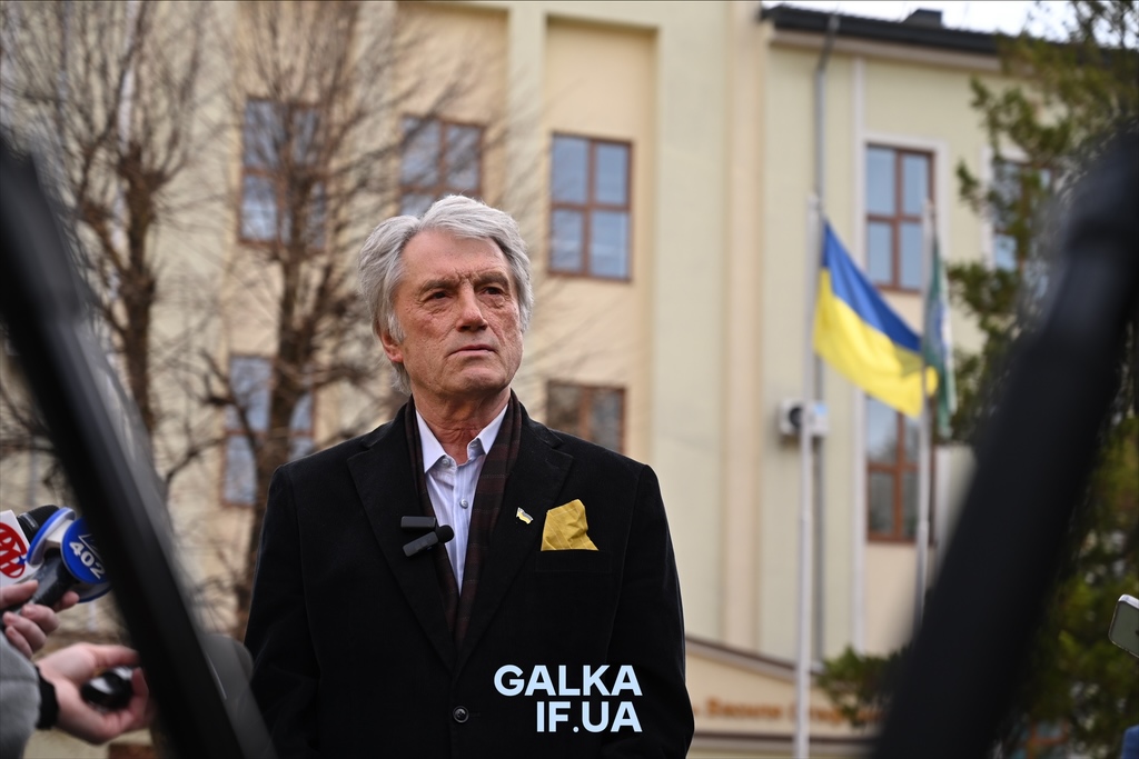 Фото до матеріалу: Віктор Ющенко про національний дух та роль родини в ідентичності