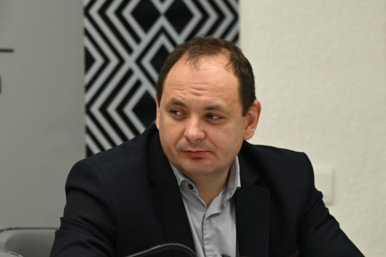 Фото до матеріалу: Ілон Маск створив альтернативу Вікіпедії: про Марцінків статті ще немає
