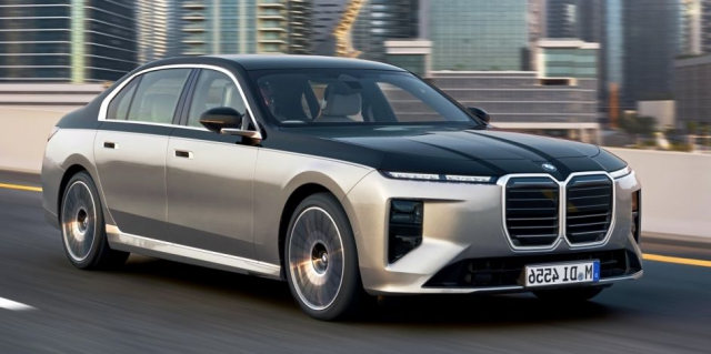 Фото до матеріалу: Оновлений BMW 7 Series G70 дебютує на Пекінському автошоу: новий салон та потужніші двигуни