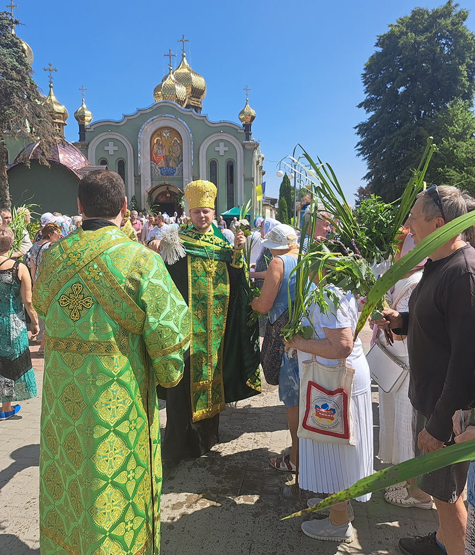 Фото до матеріалу: Трійця 2026 у Черкасах: коли свято, чи буде вихідний і що заборонено робити
