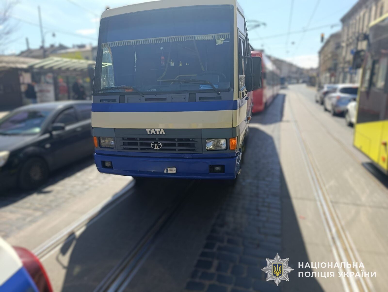 Фото до матеріалу: У Львові автобус зіштовхнувся з літньою жінкою: постраждалу госпіталізували