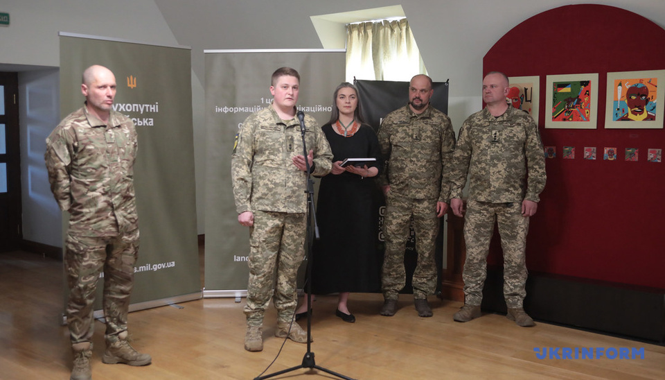 Фото до матеріалу: Київський музей Софії Київської відкрив виставку про позивні українських воїнів