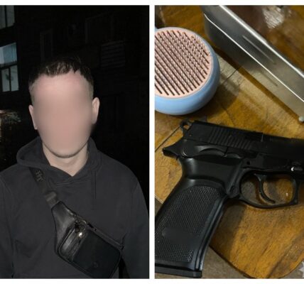 Фото до матеріалу: У центрі Львова поліцейські затримали зловмисника, який побив жителя