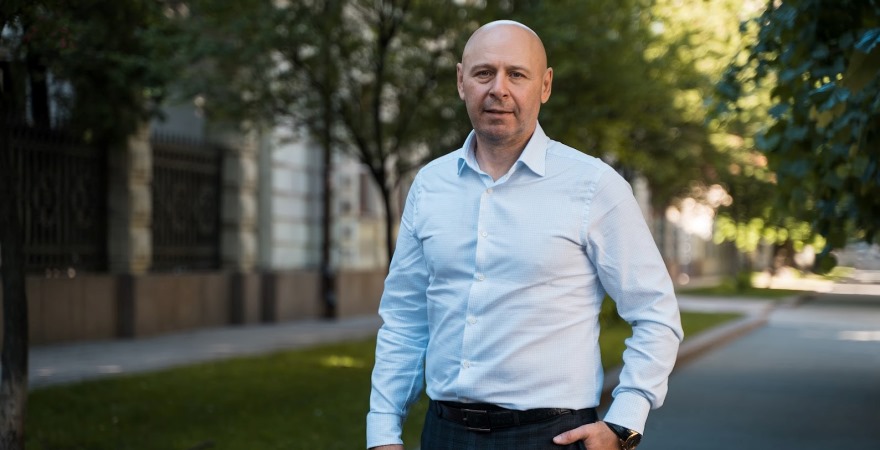 Фото до матеріалу: Степан Чернявський пропонує зменшити мінімальне податкове зобов'язання для прифронтових фермерів