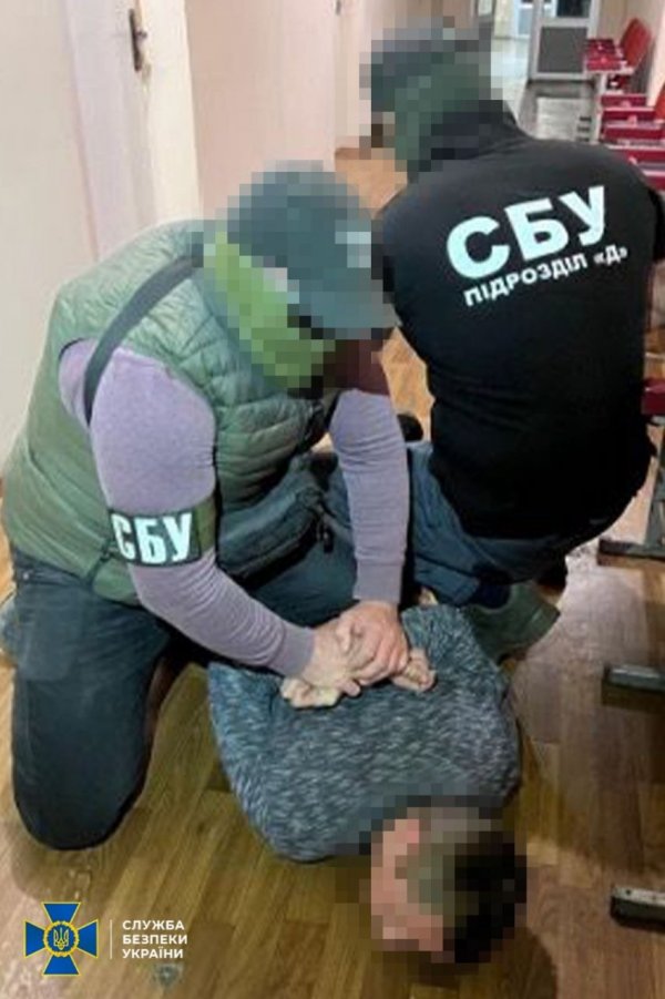 Фото до матеріалу: СБУ затримав чиновника Херсонської міськради за вимогу відкатів за обслуговування Старлінків