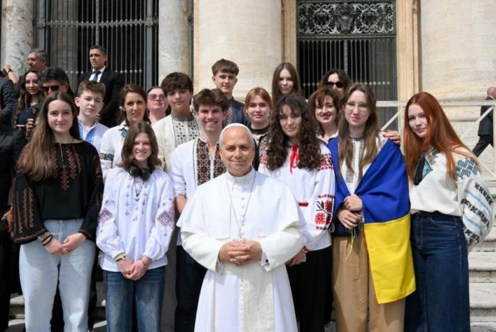 Фото до матеріалу: Українські діти зустрілися з Папою Римським у Римі: проєкт «Голос України»