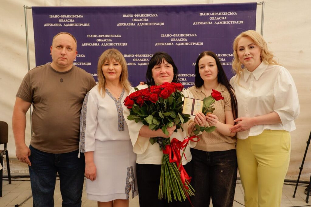 Фото до матеріалу: 94 матери Івано-Франківщини отримали звання «Мати-героїня»