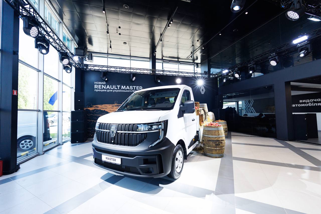 Фото до матеріалу: Renault зміцнює позиції в Черкасах: презентовано нові стандарти дилерських центрів та Renault Master