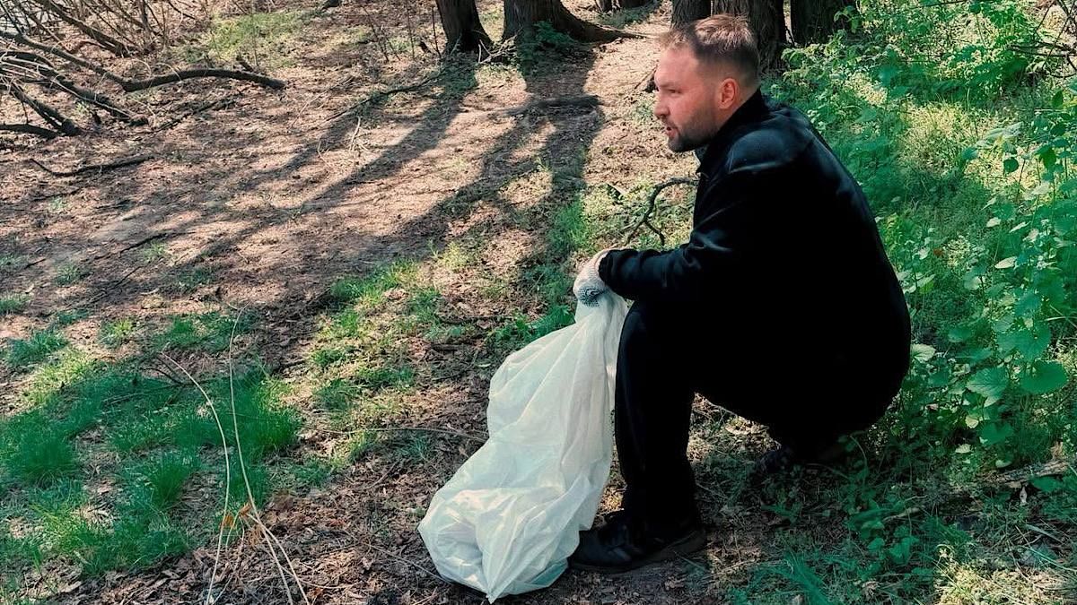 Фото до матеріалу: Унікальна толока на Венеціанському острові: комунальники прибирали в режимі тиші