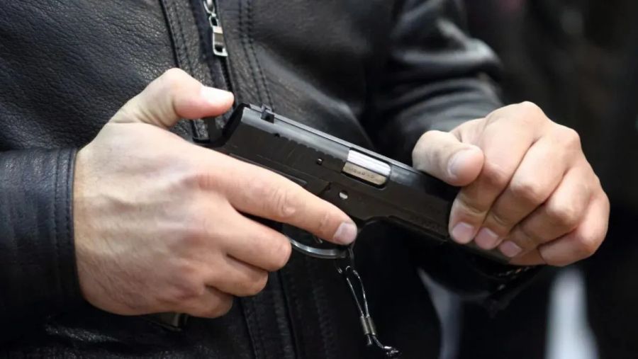 Фото до матеріалу: У Черкасах чоловік відкрив вогонь по дітях через зірваний бузок