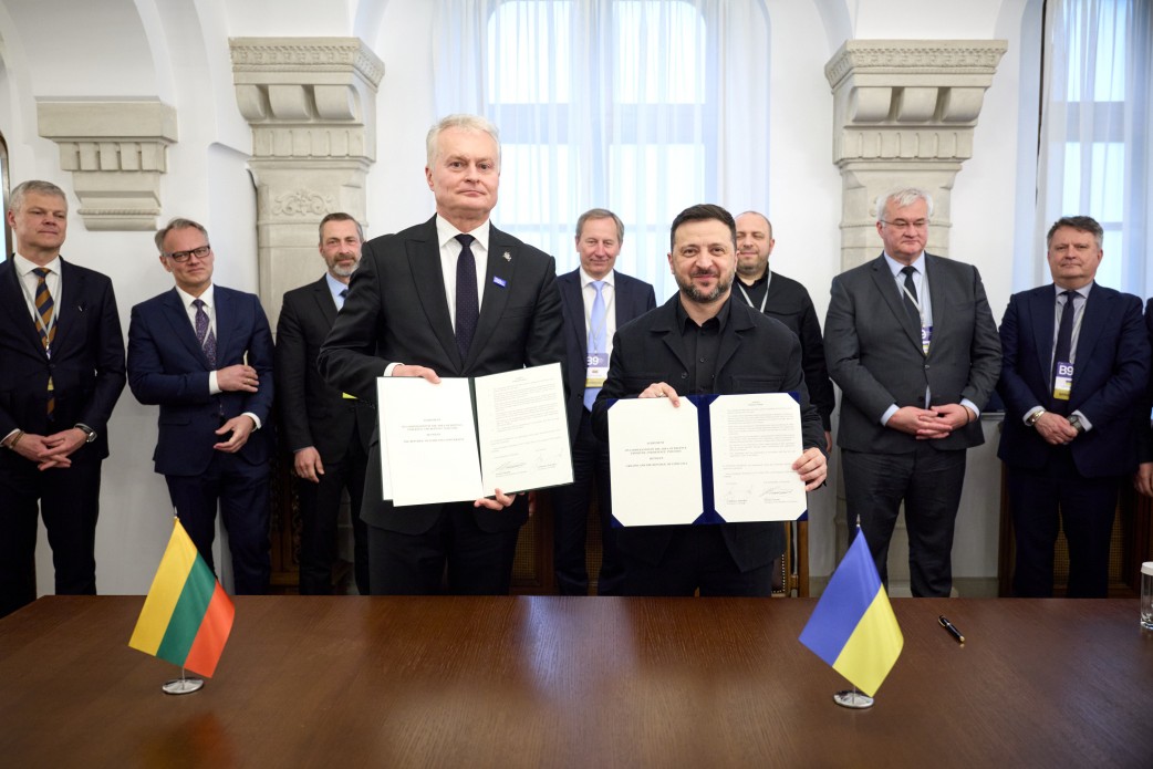 Фото до матеріалу: Україна і Литва підписали угоду про співробітництво в оборонній сфері: що відомо