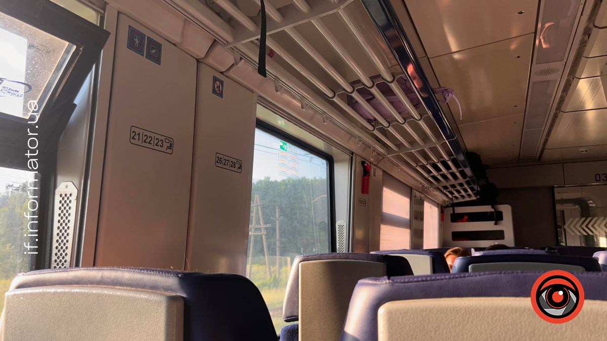 Фото до матеріалу: Зміни в розкладі приміських поїздів на Прикарпатті: які рейси скасовано або змінено