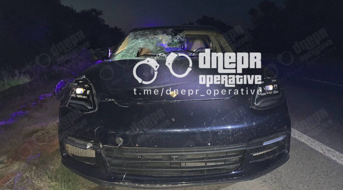 Фото до матеріалу: Трагедія на трасі Дніпро-Запоріжжя: пішохода збила швидкісна Porsche