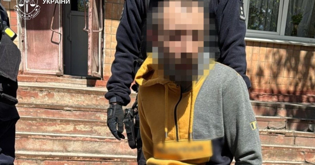 Фото до матеріалу: Стрільба посеред Хмельницького: патрульні затримали хулігана