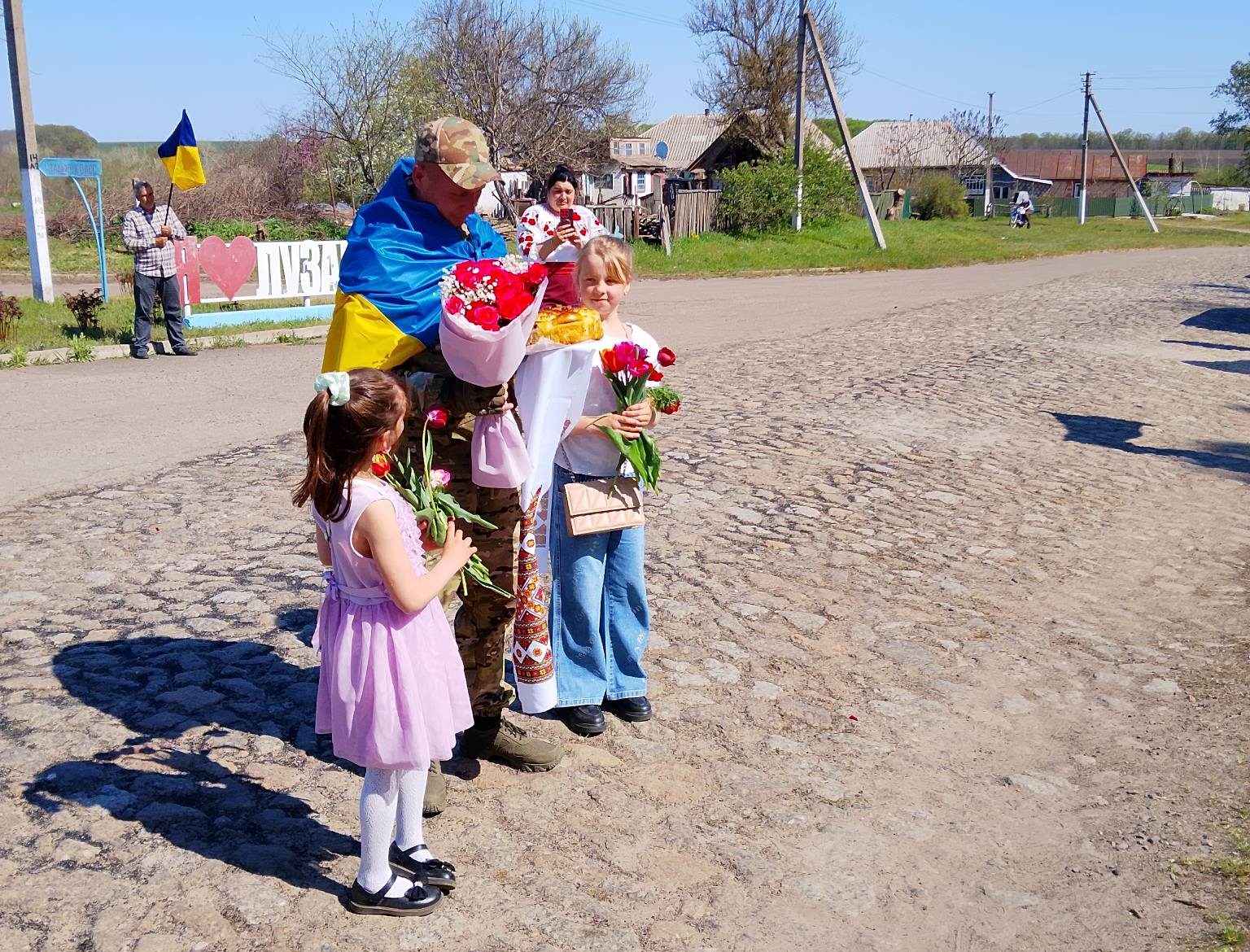 Фото до матеріалу: Мав кулю у хребті: на Черкащину повернувся воїн після майже трьох років полону (ФОТО)