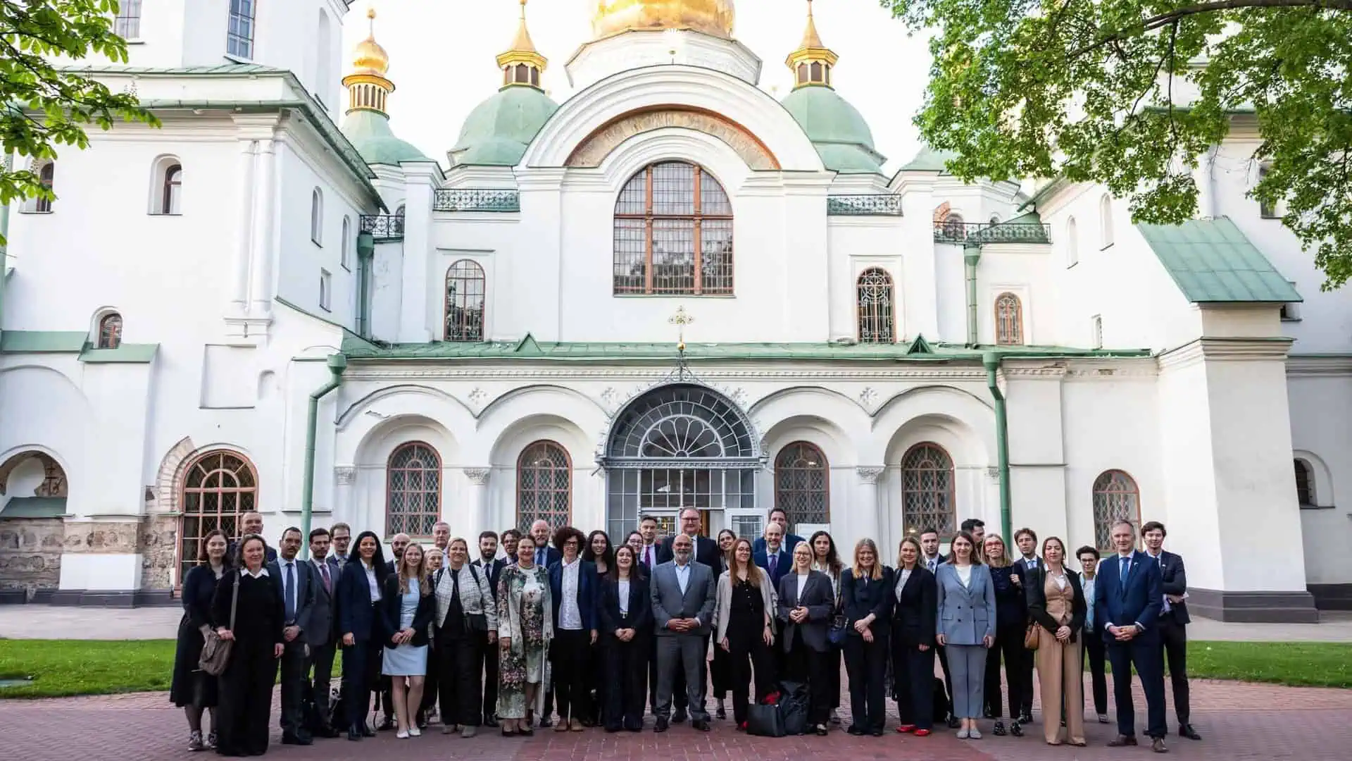 Фото до матеріалу: Уперше в Києві: робоча група ЄС провела брифінг у Софії Київській