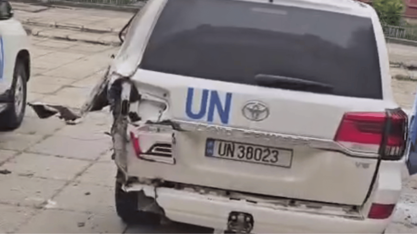 Фото до матеріалу: Росіяни двічі атакували авто місії ООН у Херсоні: Зеленський про евакуацію представників