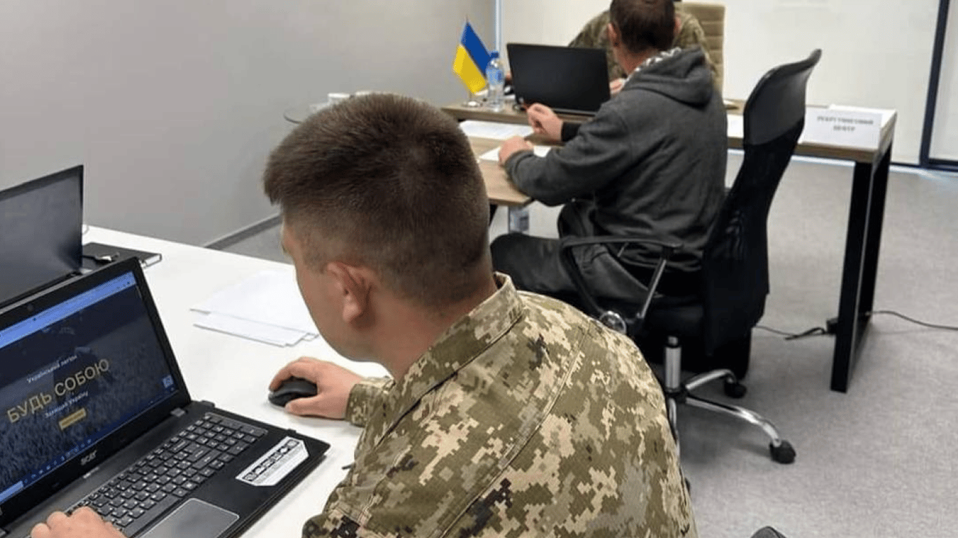 Фото до матеріалу: Штраф ТЦК за кордоном: як це впливає на отримання консульських послуг