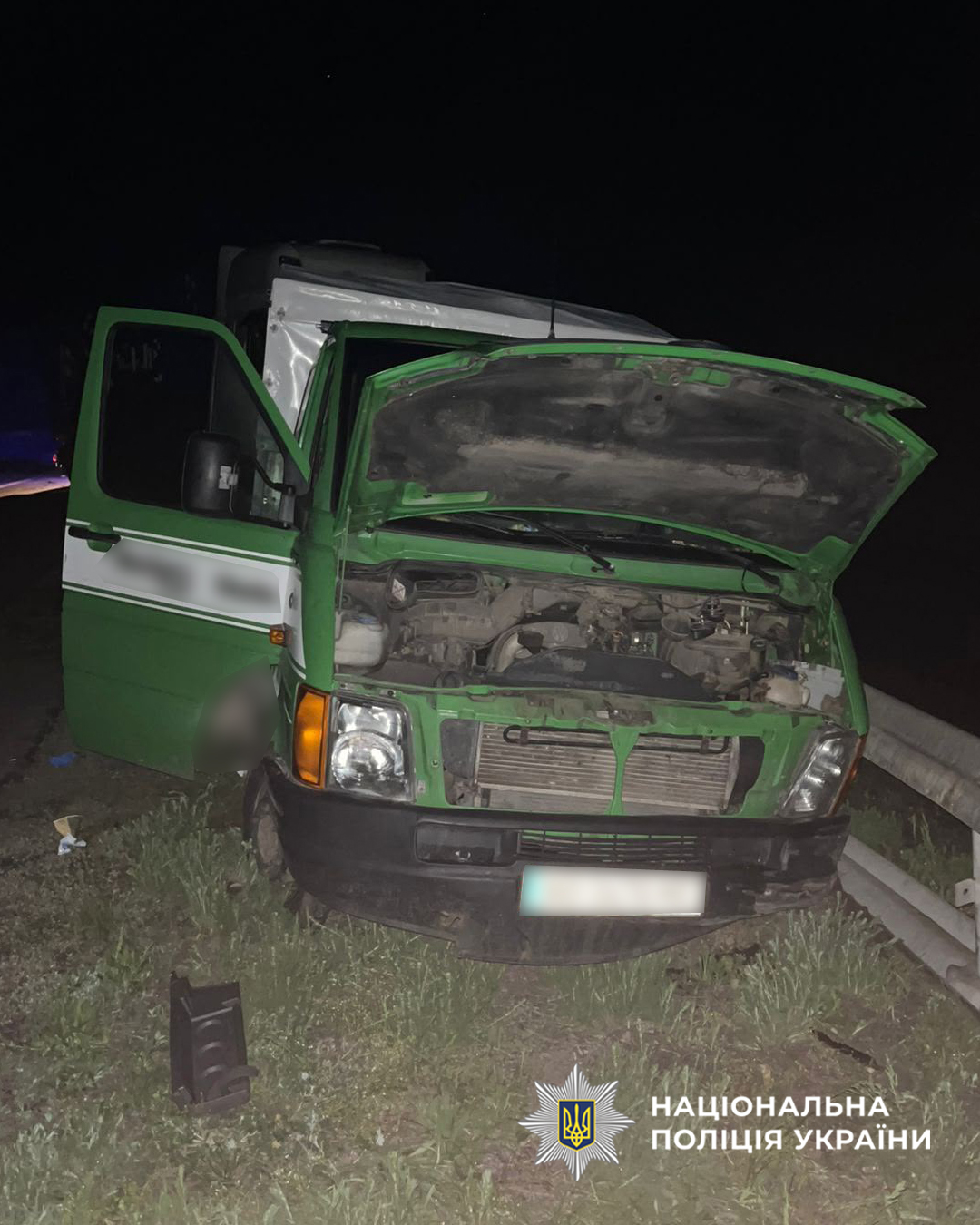 Фото до матеріалу: На Черкащині фура на трасі наздогнала автофургон, в якому загинув водій та постраждала пасажирка