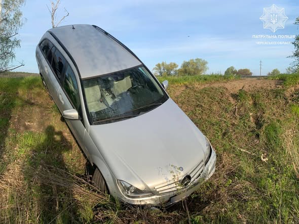 Фото до матеріалу: Нетверезий водій зіткнувся з Mercedes: аварія біля Благодатного
