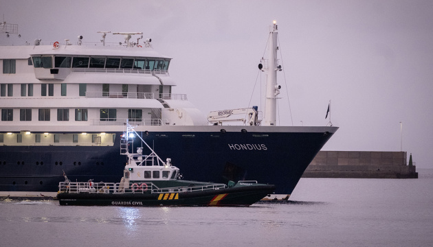 Фото до матеріалу: Другий евакуаційний рейс з MV Hondius вилетів з Тенерифе