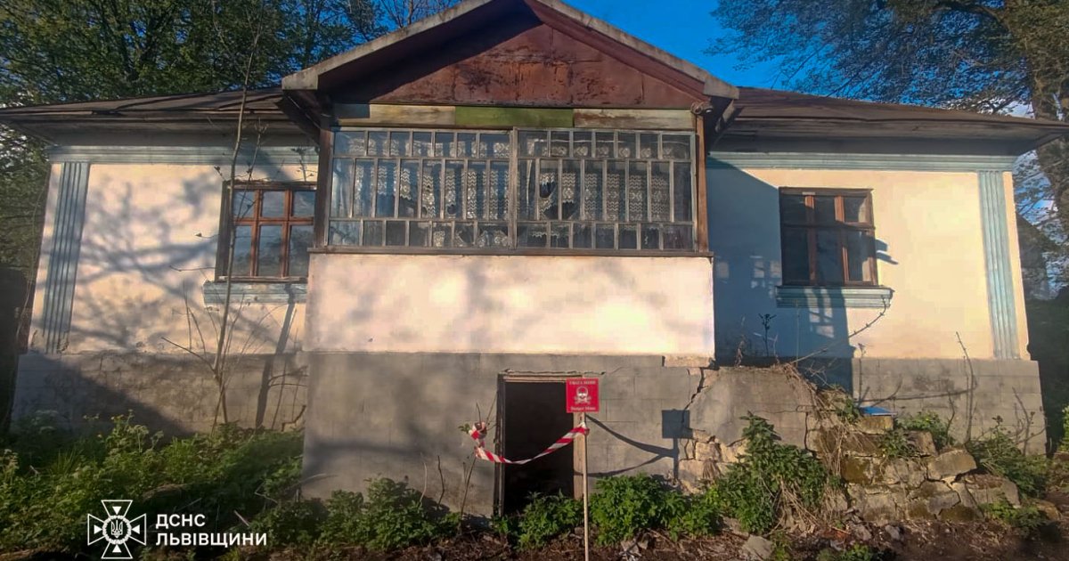 Фото до матеріалу: На Львівщині у приватному підвалі виявили артилерійський снаряд часів Другої світової війни