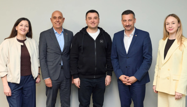 Фото до матеріалу: Україна та Швейцарія домовилися про довгострокову співпрацю у сфері ШІ та цифрової економіки
