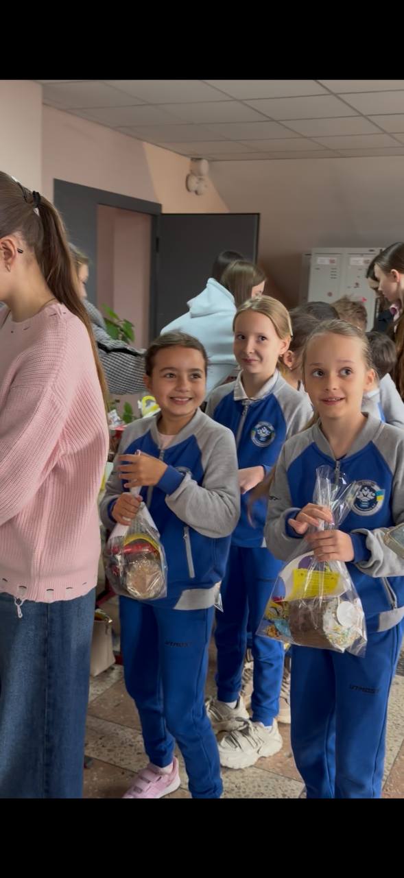 Фото до матеріалу: У Вінниці діти зібрали тисячу подарунків для поранених захисників