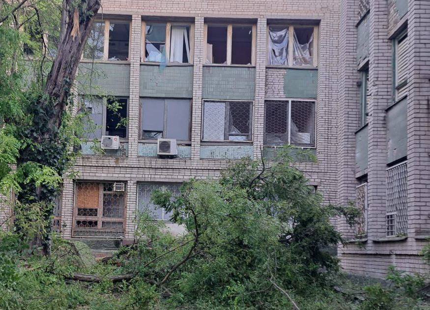 Фото до матеріалу: Сім обстрілів за ніч: Нікопольщина зазнала масованих атак, пошкоджено об'єкти інфраструктури