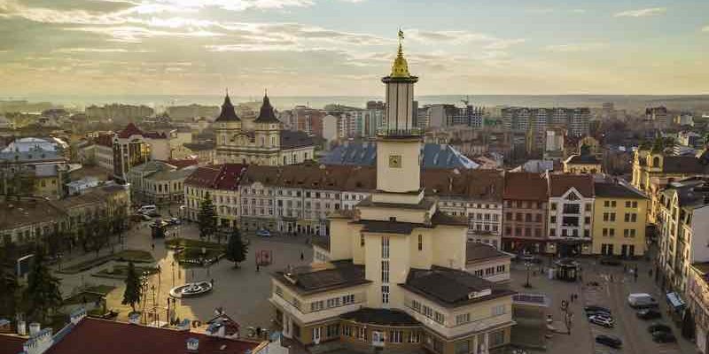 Фото до матеріалу: Івано-Франківськ відзначає 364-річчя: насичена програма свят у місті